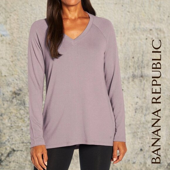 Banana Republic | Ladies Long Sleeved V-Neck Tunic Top | Purple | NWT - Picture 1 of 4